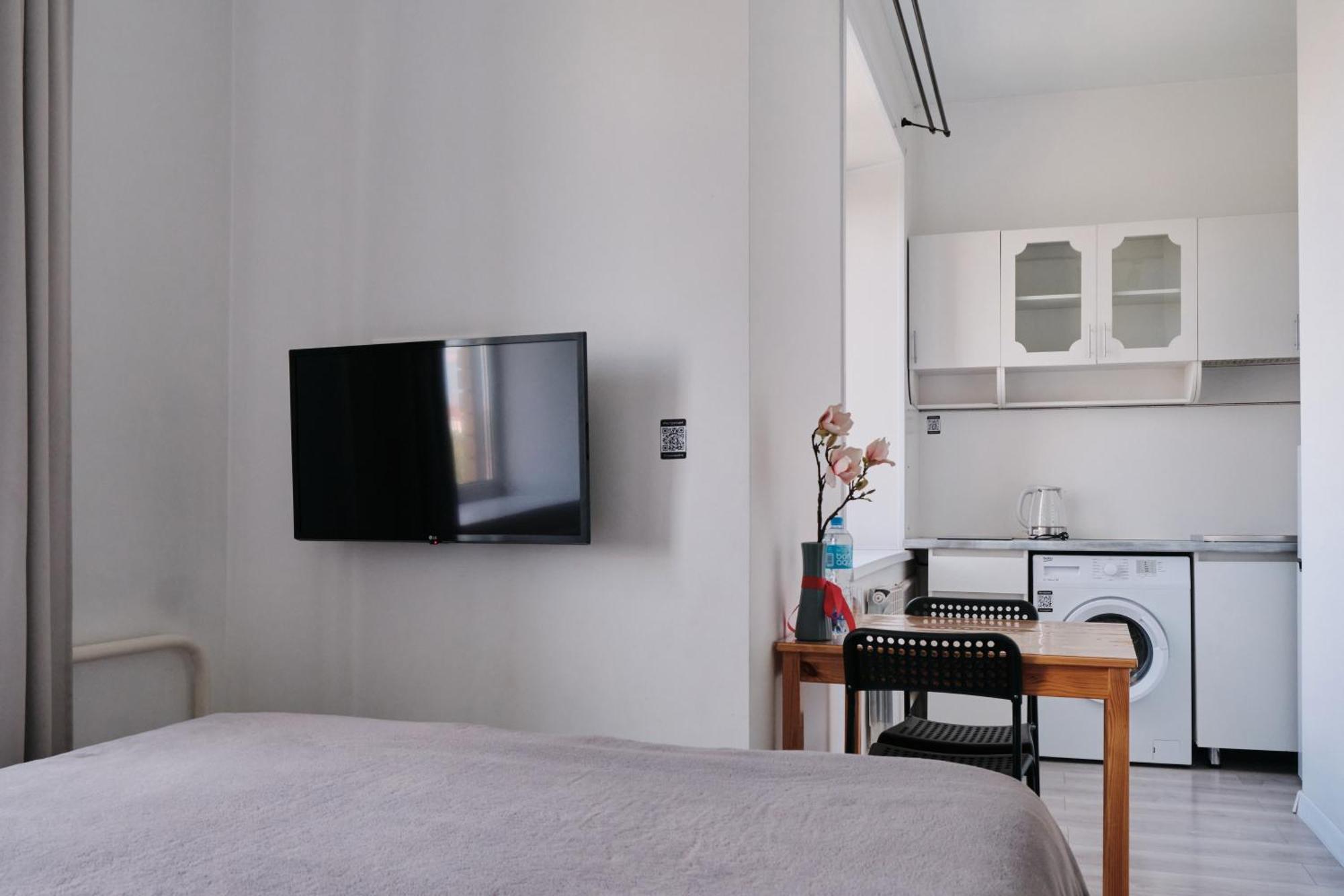 Seven City Apartments Семей Екстериор снимка