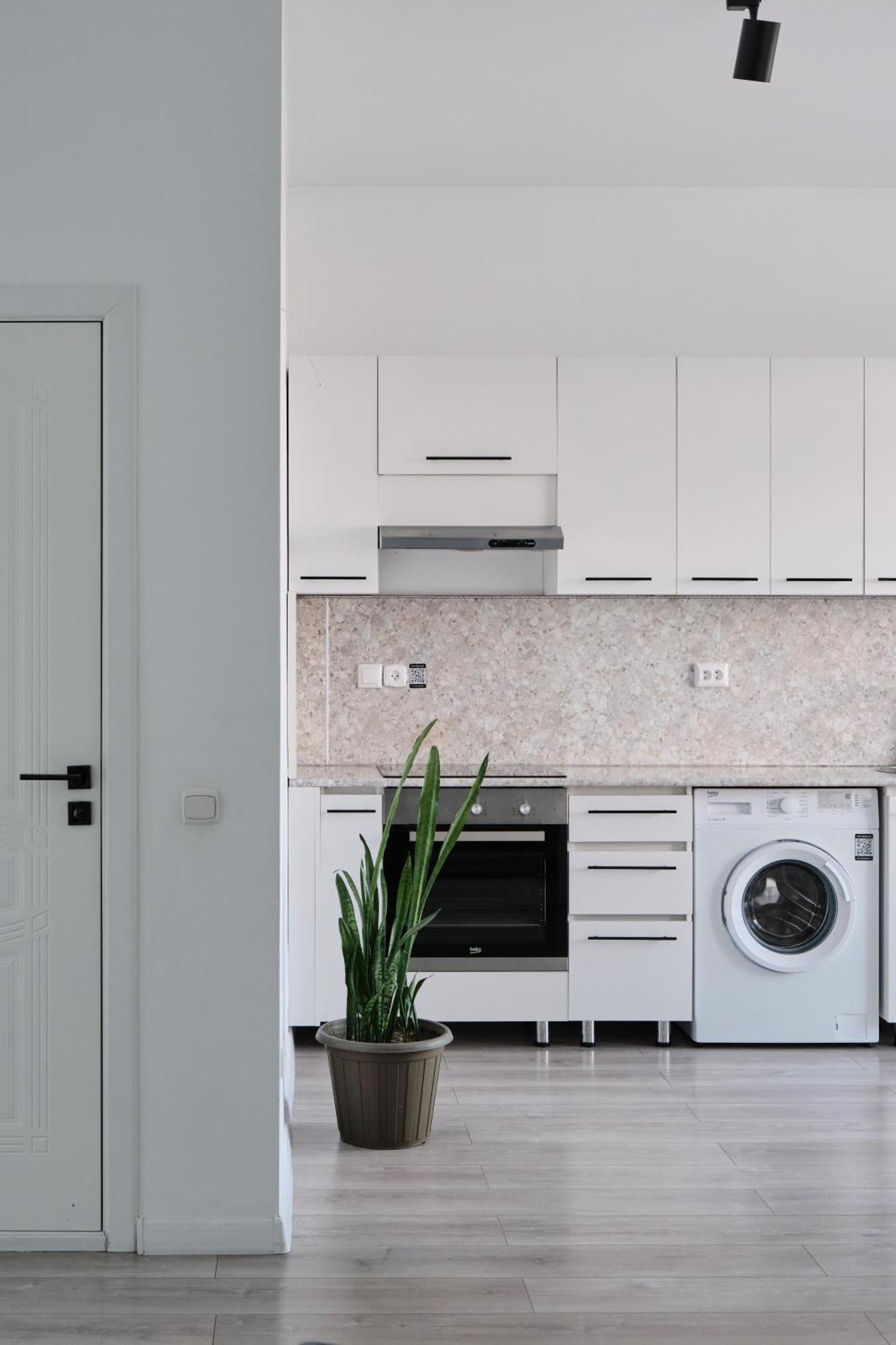 Seven City Apartments Семей Екстериор снимка