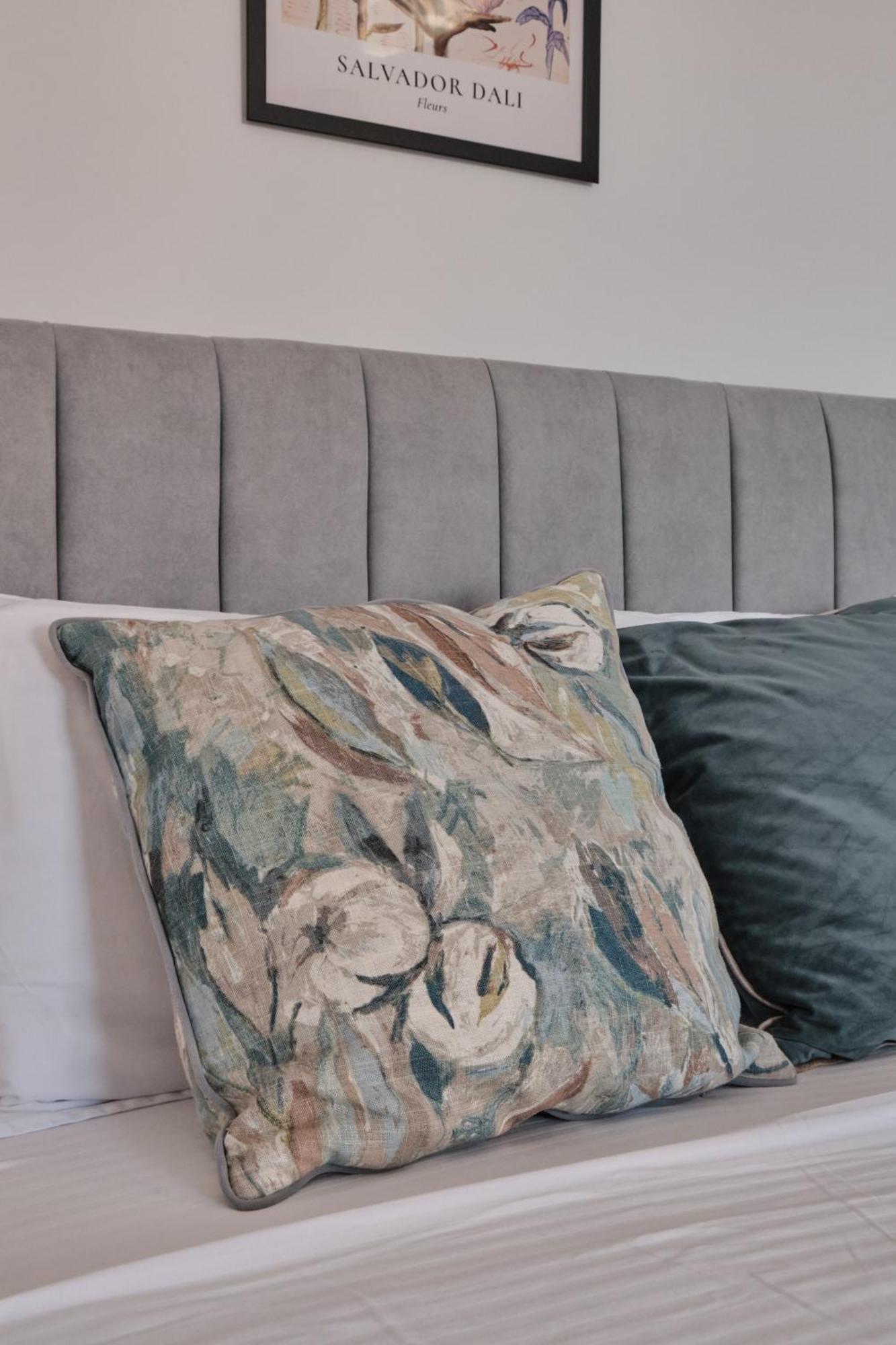 Seven City Apartments Семей Екстериор снимка