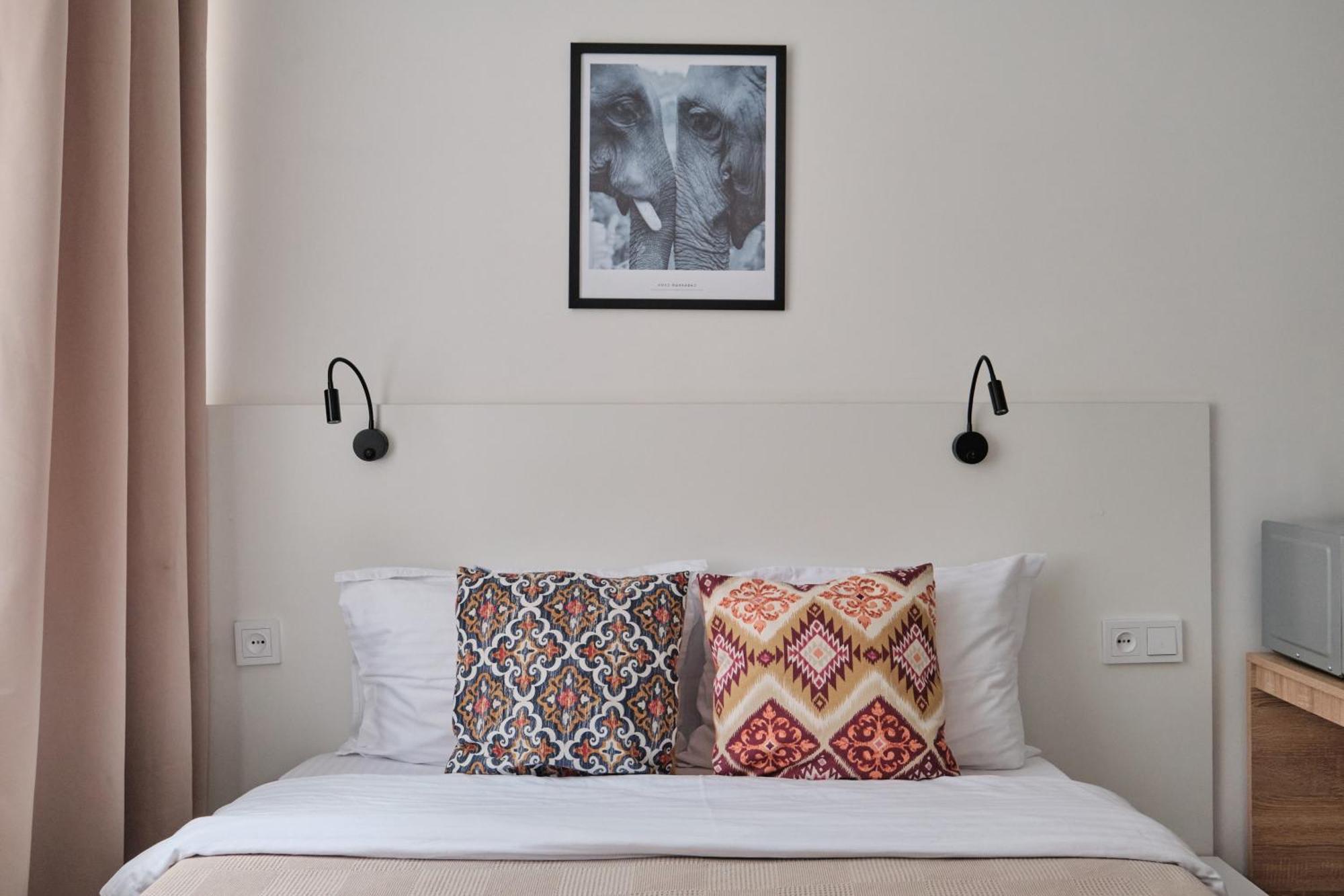 Seven City Apartments Семей Екстериор снимка