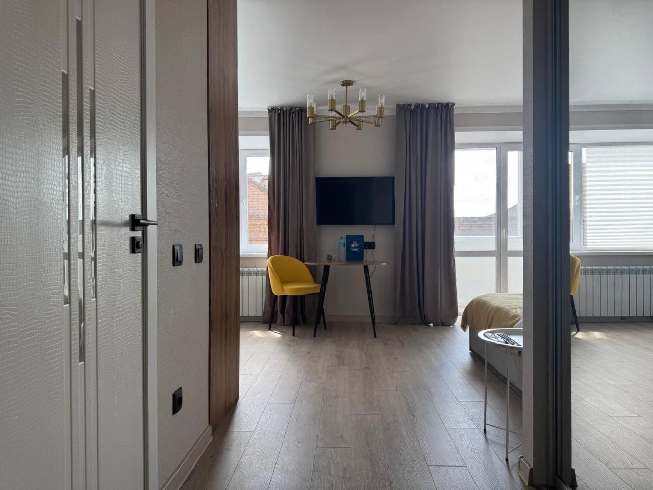 Seven City Apartments Семей Екстериор снимка
