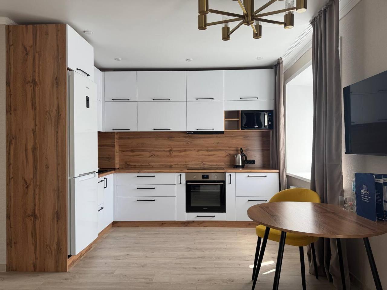 Seven City Apartments Семей Екстериор снимка
