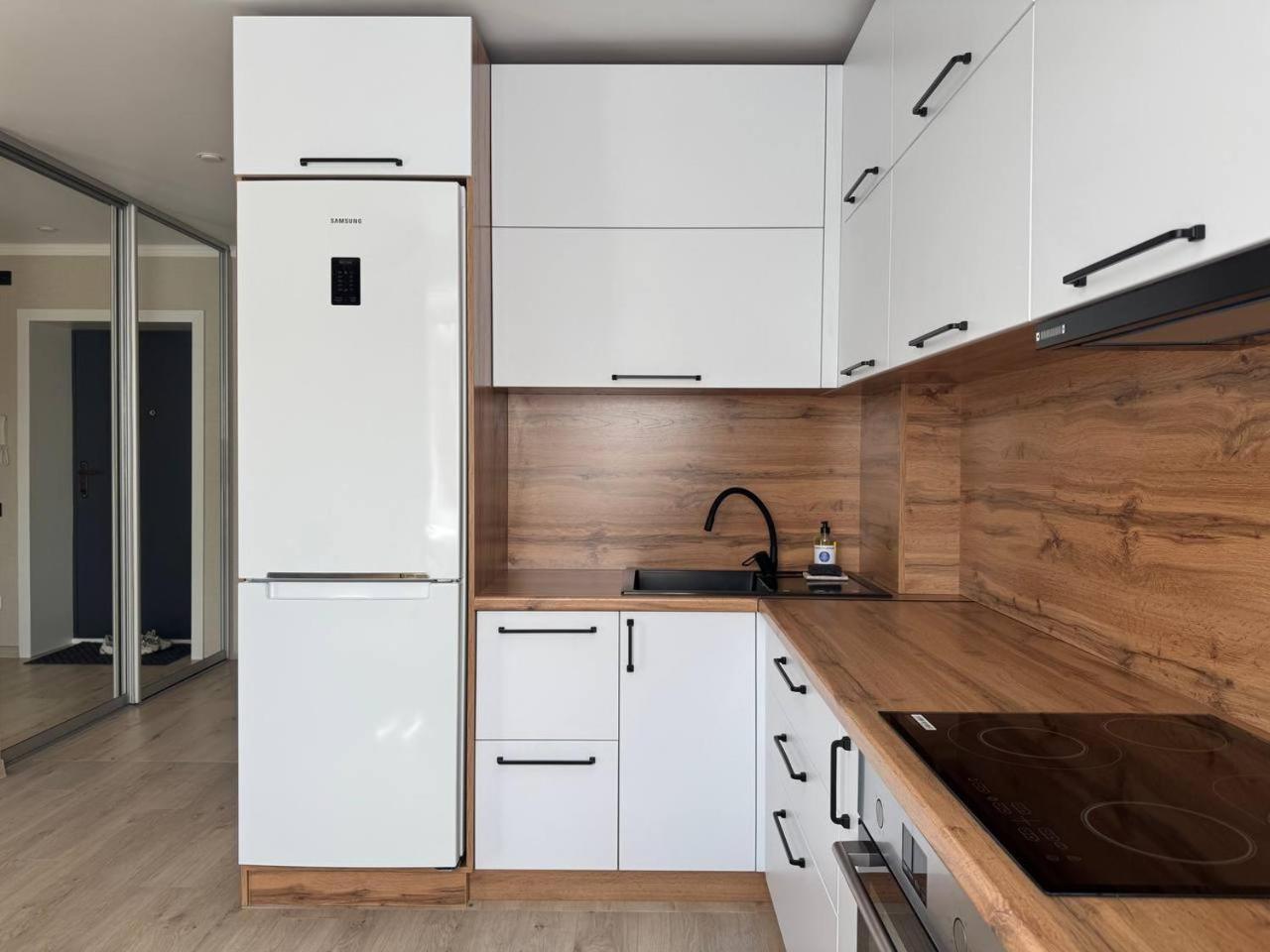 Seven City Apartments Семей Екстериор снимка