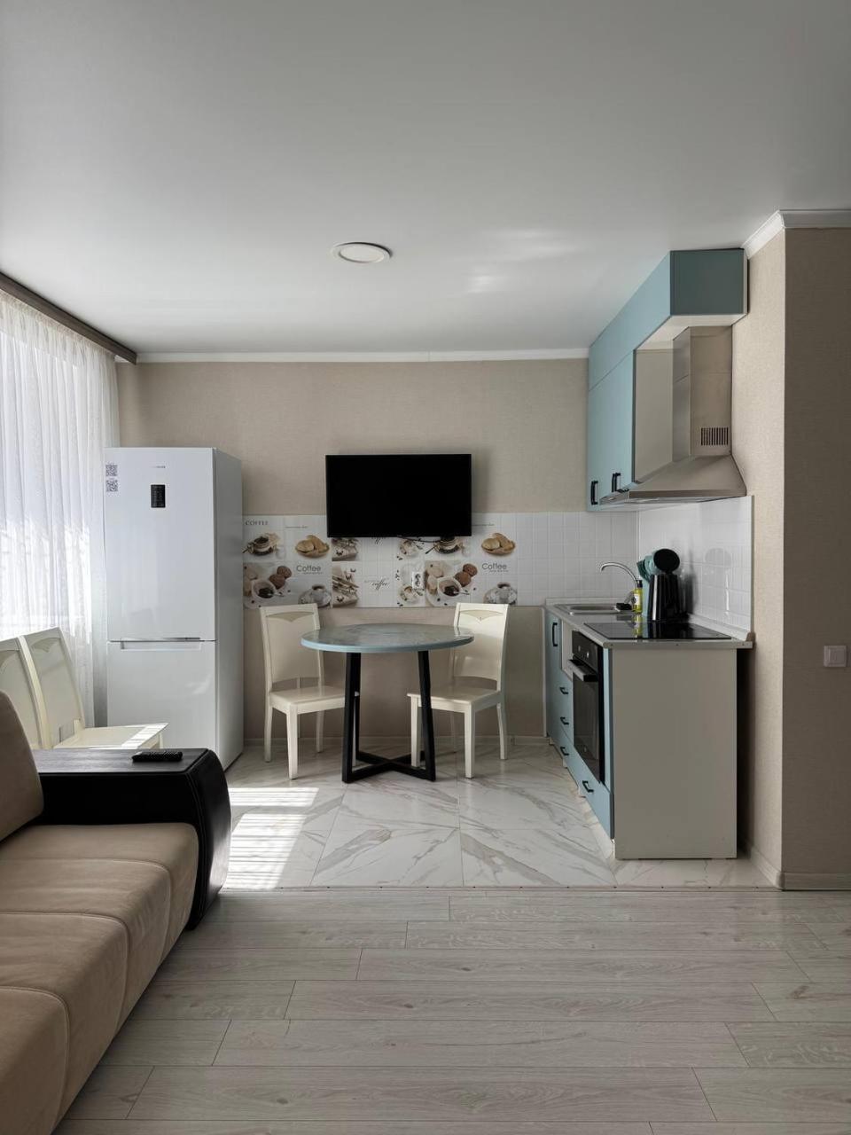 Seven City Apartments Семей Екстериор снимка