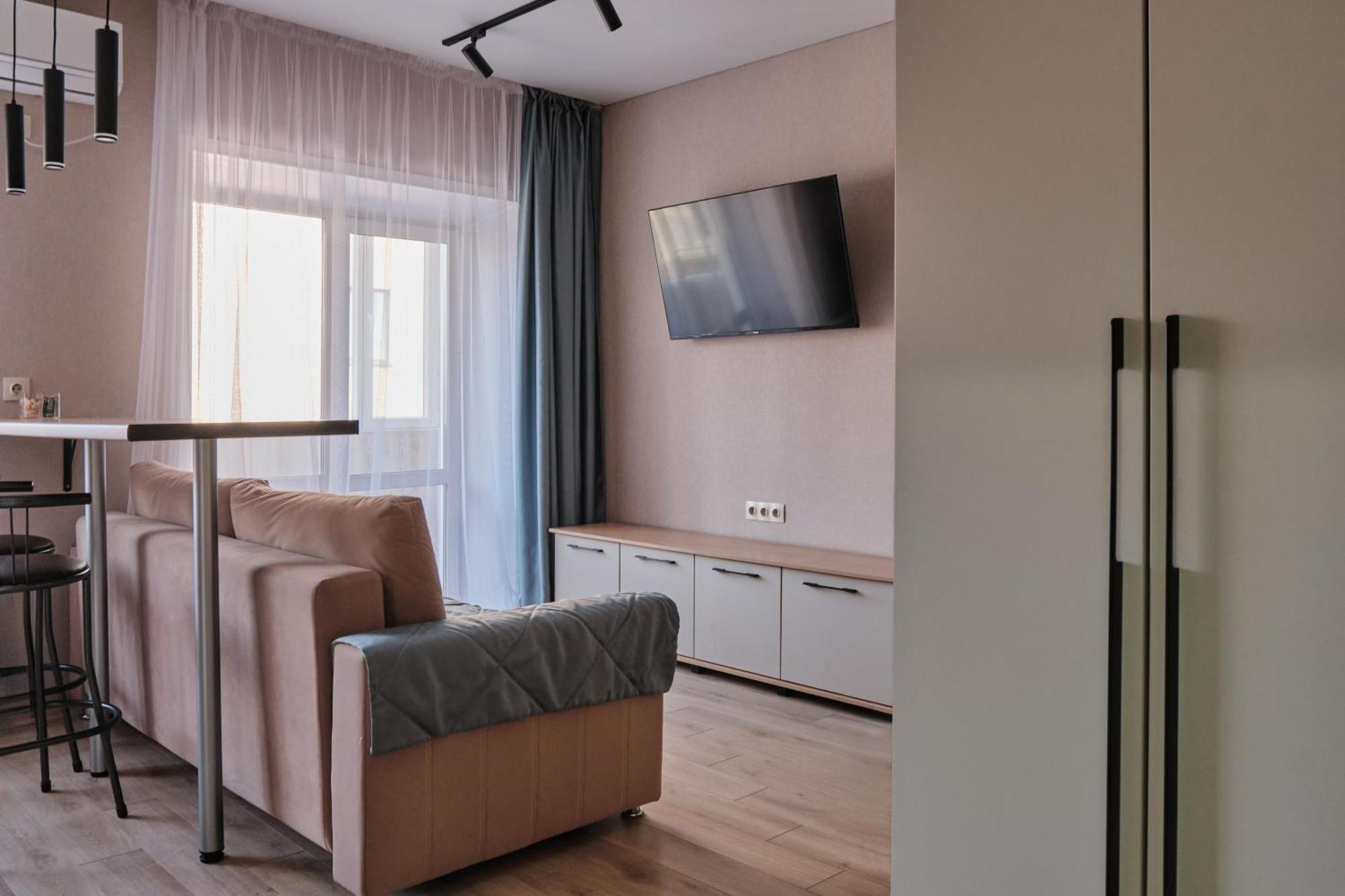 Seven City Apartments Семей Екстериор снимка