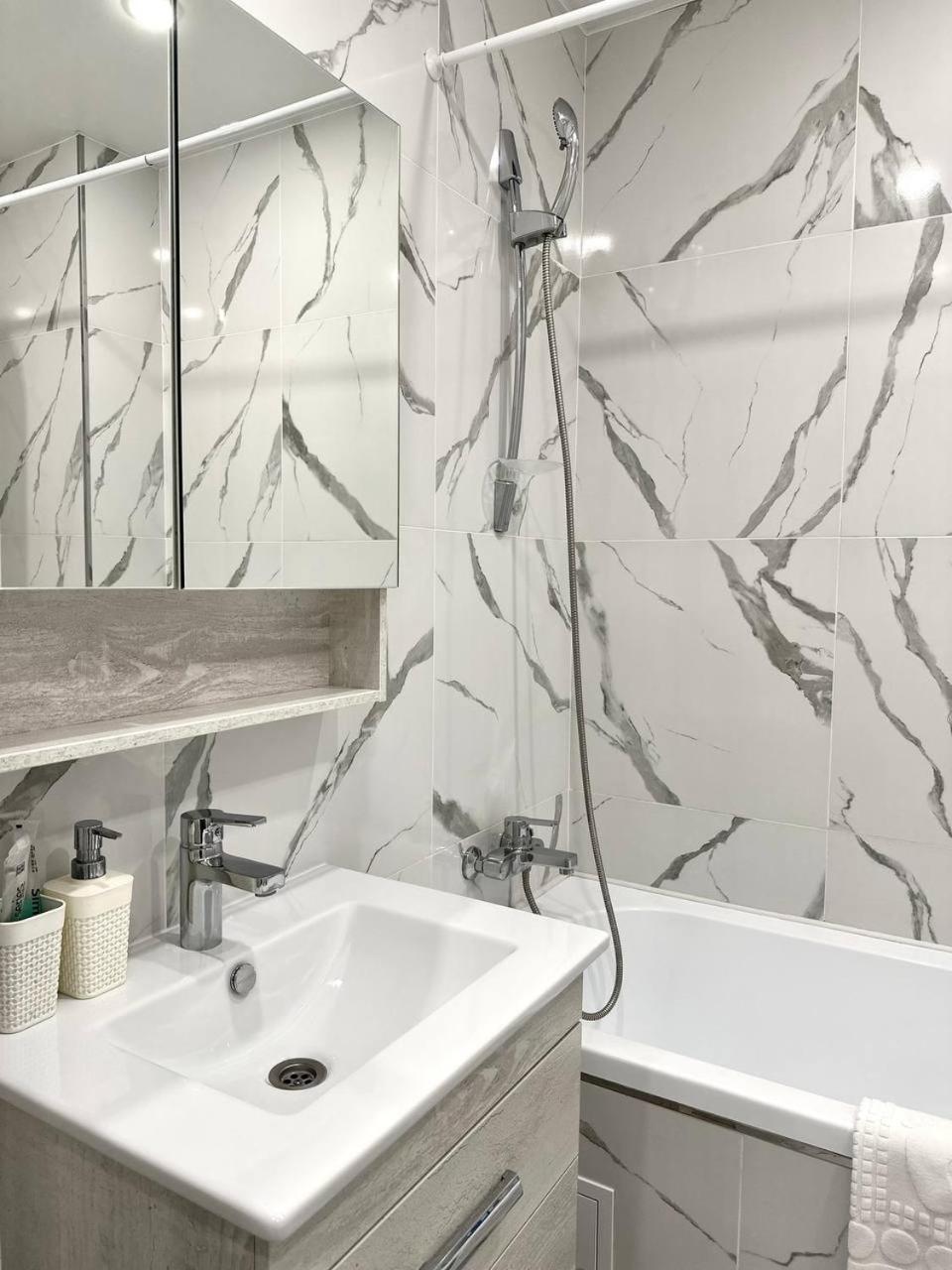Seven City Apartments Семей Екстериор снимка