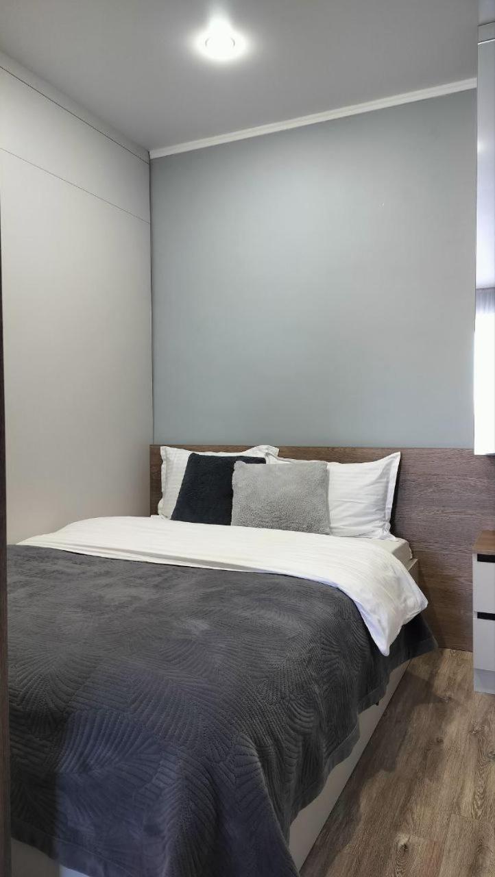 Seven City Apartments Семей Екстериор снимка